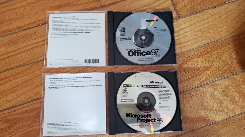 LOT of CD SOFTWARE - Microsoft Office 97 Standard Edition & Project 98 w keys gallery