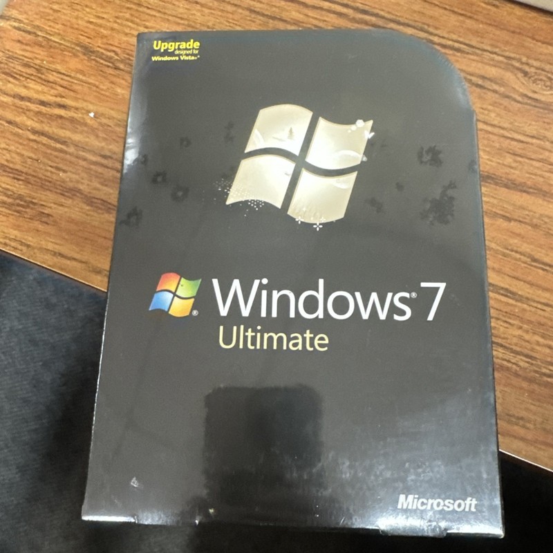Microsoft Windows 7 Ultimate 32 / 64bit Kit DVD Media + Key Retail Box
