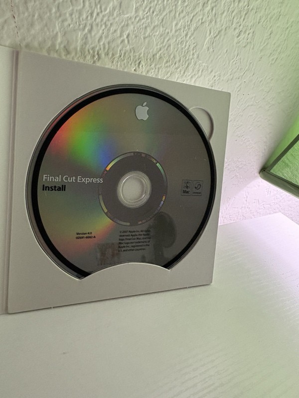 Apple Final Cut Express 4 HD Video Editing Software CIB gallery