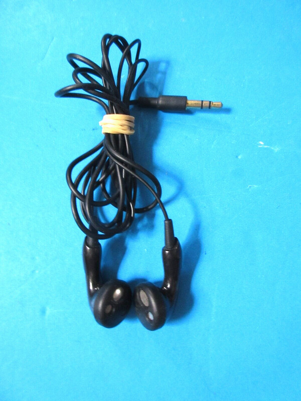 IBM ViaVoice "You Talk It Types" for Windows Release 9.1 Pro Edition w Earphones gallery