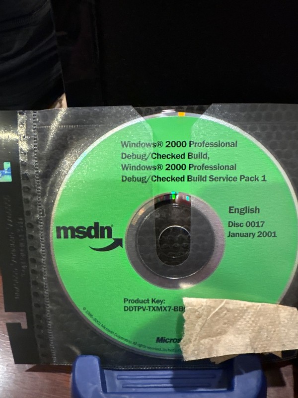 BRAND NEW MSDN Microsoft Windows 2000 Professional Debug/Checked Build,SP1, Key