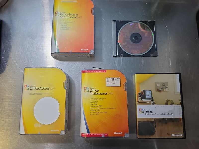 Microsoft Office 2007 Lot With XP UPGRADE. ALL W/ PRODUCT Keys!