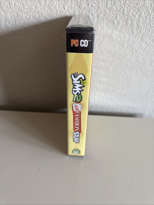The Sims 2 H&M Fashion Stuff PC Game Expansion Pack 2007 - Complete ML440 gallery