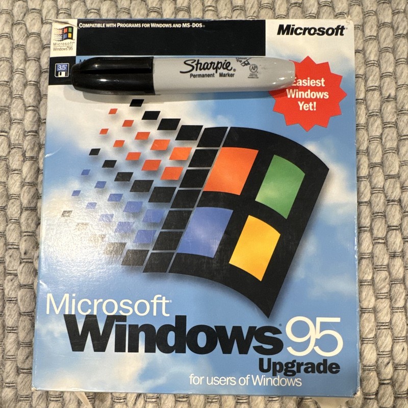 Microsoft Windows 95 Upgrade Operating System 3.5″ Floppy Disk Set English