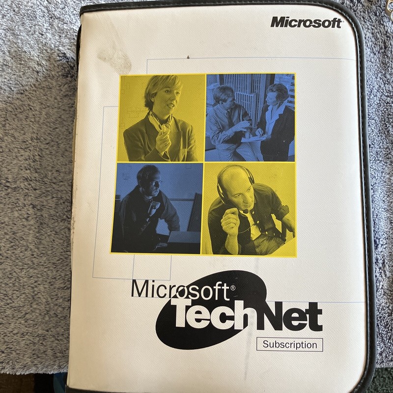 Microsoft TechNet Subscription Binders – 91 CDs 2003
