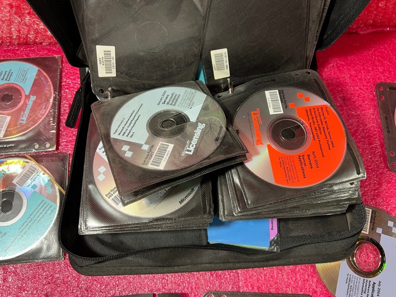 LOT Disks Server License Microsoft / APPLICATIONS 2004 2007 MIX AS-IS gallery