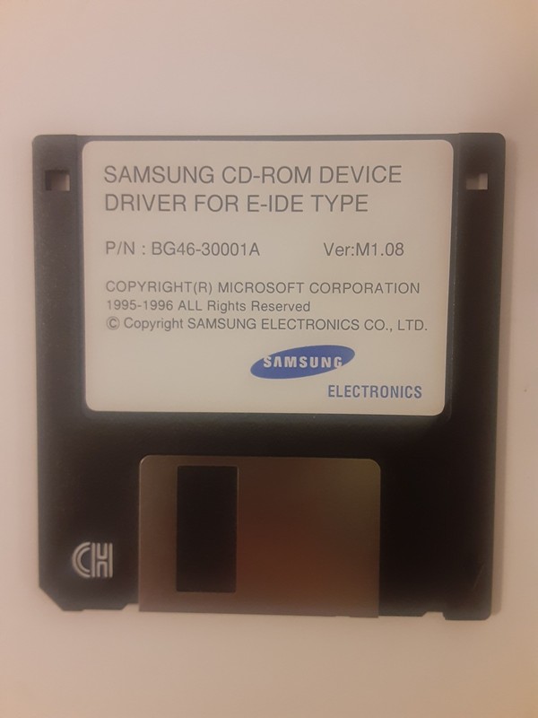 SAMSUNG DEVICE CD-ROM DRIVER E-IDE Ver : M1.08 ( 1996 ) Floppy Disk PC 1990's gallery