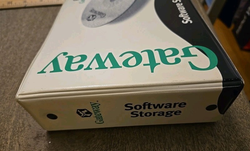 Vintage Gateway CD STORAGE BINDER w/ MANY Software Cds See All Pics And Descript gallery