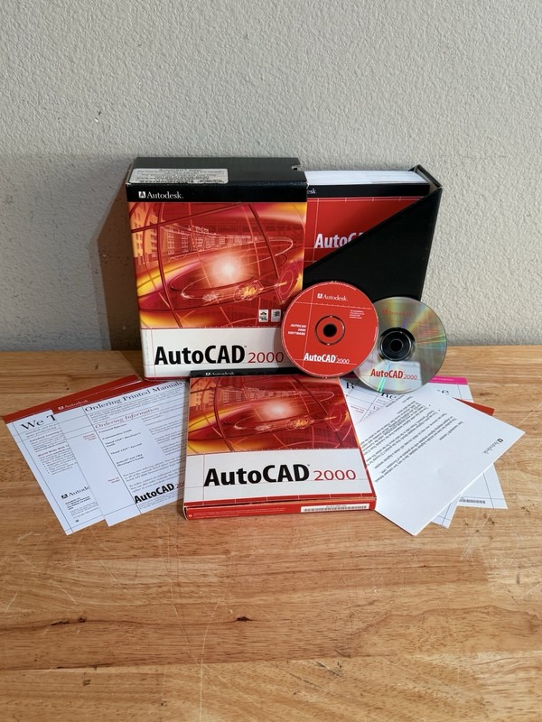 Autodesk/AutoCAD 2000 with 2-CD’s, Serial #, Install Guide, and CD Key Included