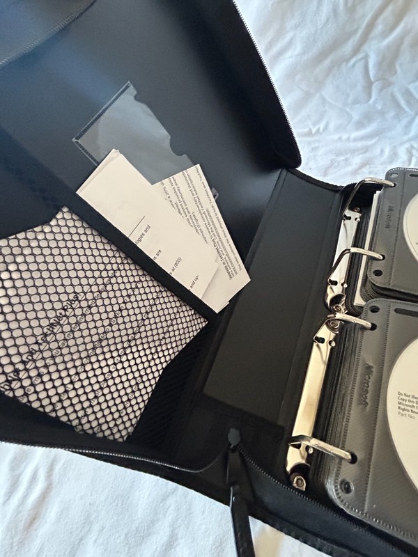 Microsoft TechNet CD Subscription Zipper Up, CD Pouch, Case, Wallet gallery