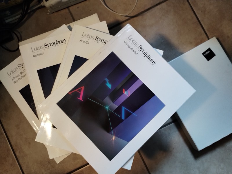 LOTUS SYMPHONY - English - Floppy 5 1/4 - DOS gallery