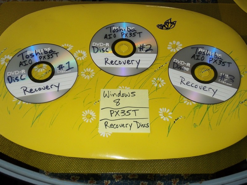 Toshiba All In One PC Model PX35T-a2300 Windows 8 Recovery Discs (3)
