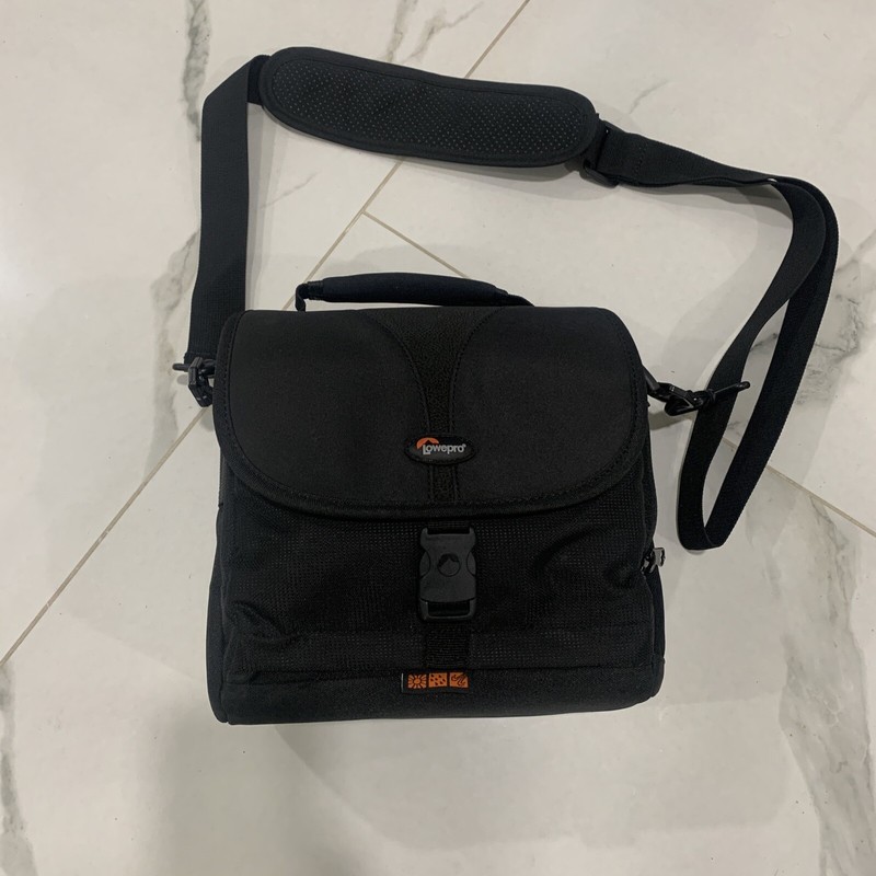 LOWEPRO REZO 170 AW ALL-WEATHER SHOULDER CAMERA BAG BLACK
