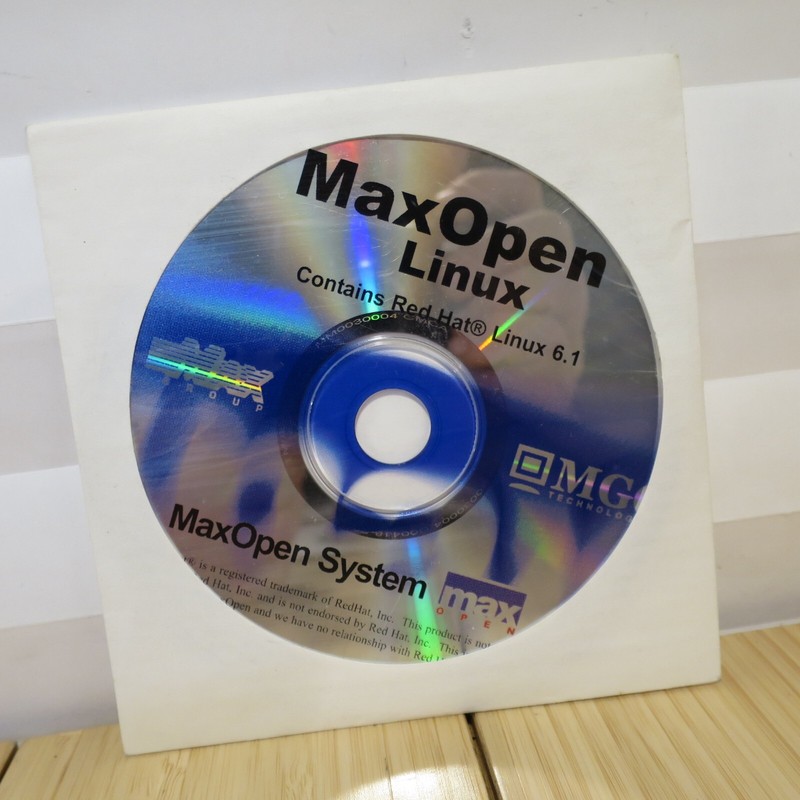 NOS – MaxOpen Linux (Contains Red Hat Linux 6.1) OS – 2000 Max Group CD Rom