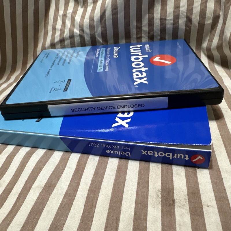 Sealed 2021 TurboTax Deluxe State + Federal Physical Disc WIN MAC Tax Software gallery