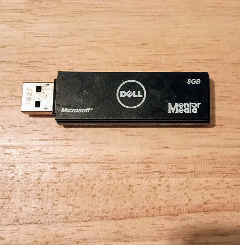 Dell Media Mentor 8GB Windows 10 64Bit Recovery Media USB Thumb Drive / RCX30