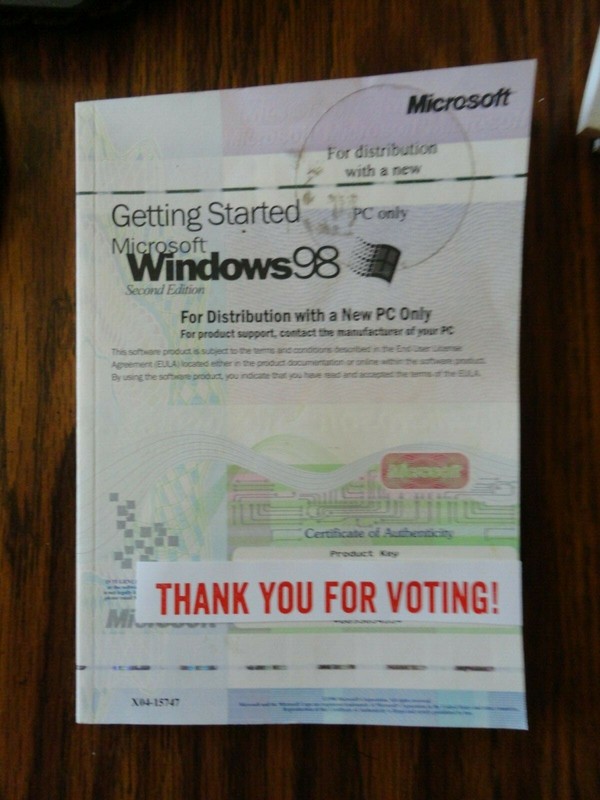 Microsoft Windows 98 Owner’s Manual 2nd Edition PC Only X04-15747 w Product Key