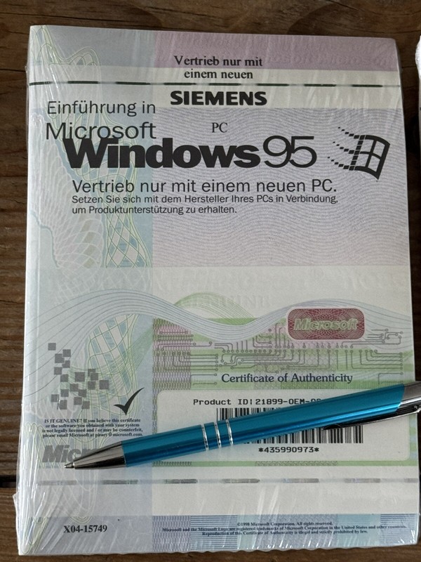 Windows 95 with USB, German OEM Full Version with VAT invoice in your name.