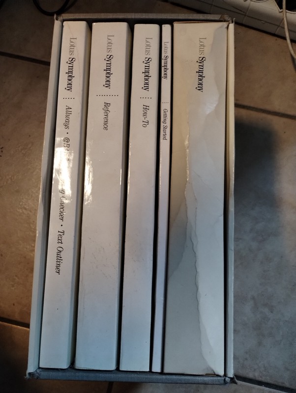 LOTUS SYMPHONY - English - Floppy 5 1/4 - DOS gallery