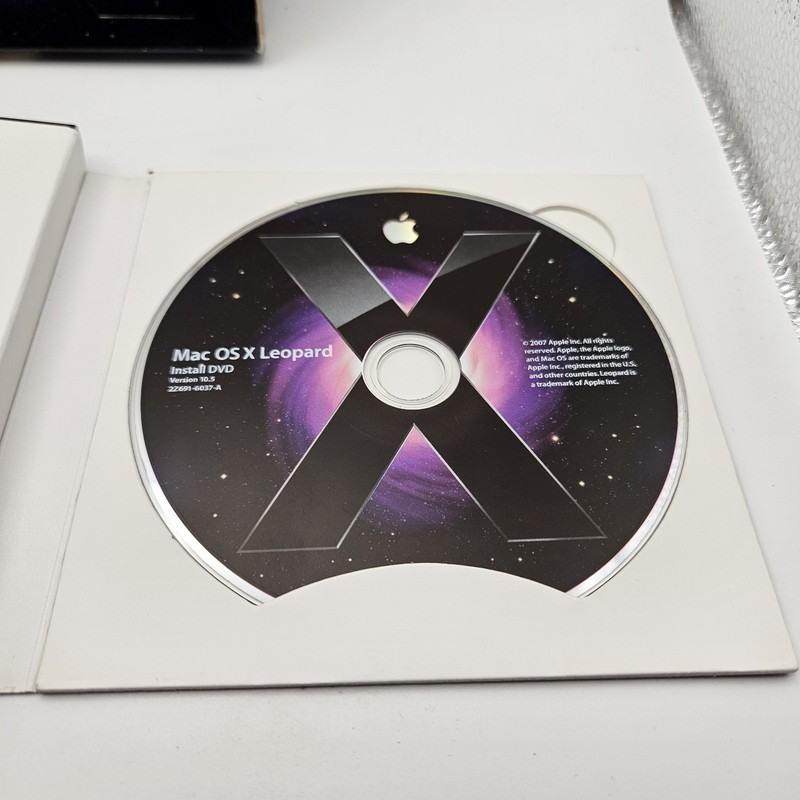 Apple Mac OSX Leopard V 10.5 Family Pack Disc MB022Z/A Operating System DVD gallery
