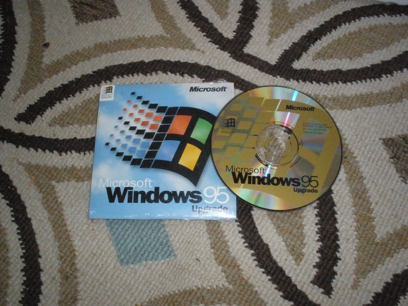 Vintage Microsoft Windows 95 Operating System Upgrade CD-ROM With Product Key