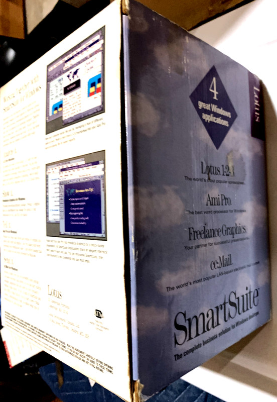 Lotus SmartSuite for Windows 3.0 and 3.1 version Disk's Vintage Software w/Box gallery