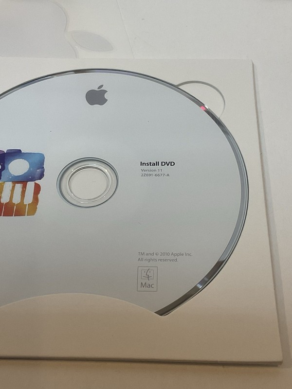 iLife '11 (Mac, 2010) Family Pack MC623Z/A OEM Retail gallery