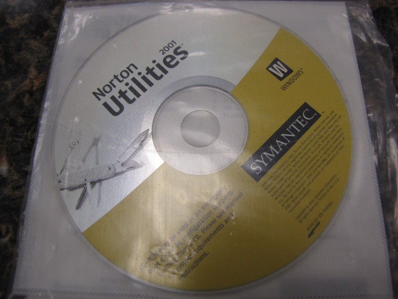 Lot of (6) Vintage Various Norton Anti-Virus Software CD-ROM's - ME31 gallery