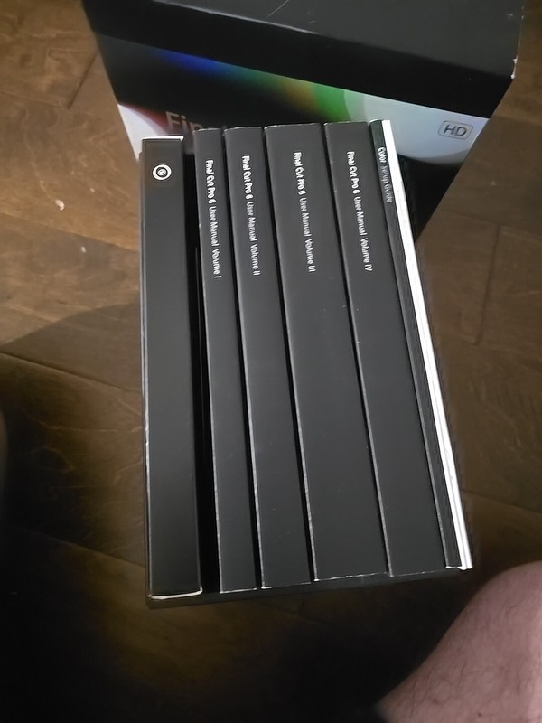 Apple Final Cut Studio 2 Editing Software Complete with Manuals gallery