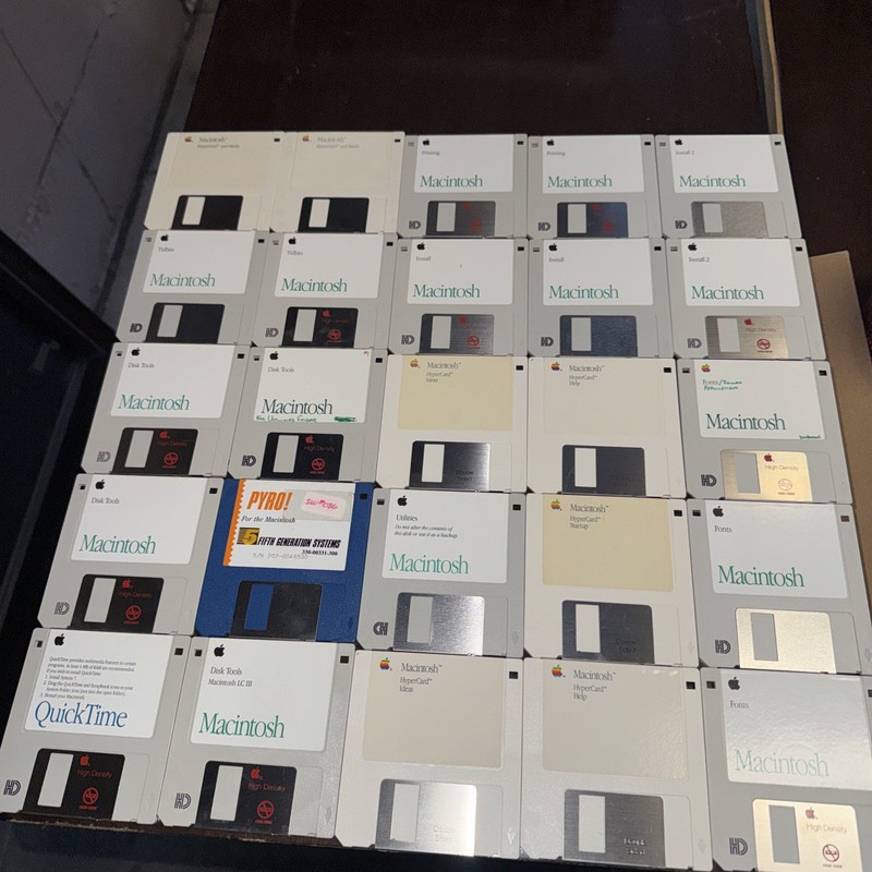 apple macintosh System Tools and Utilities Install 3.5″Floppy Disks 1990 Vintage