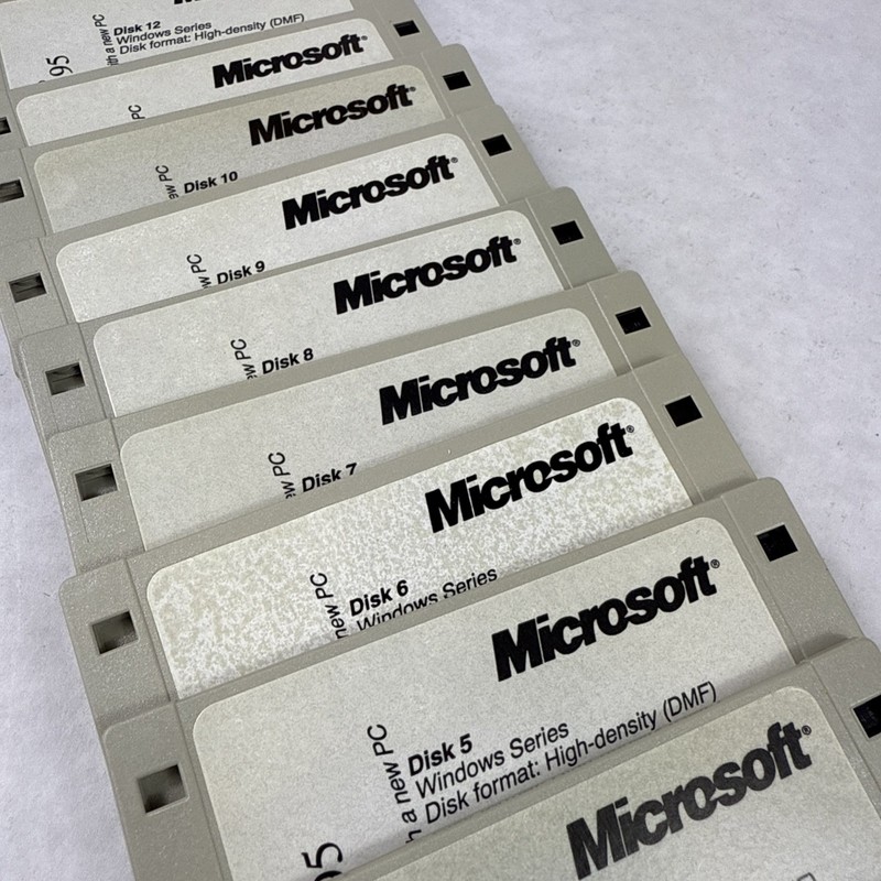 Microsoft Windows 95 Upgrade On 3.5″ Floppy Disks – Lot of 13 Disks /Diskettes
