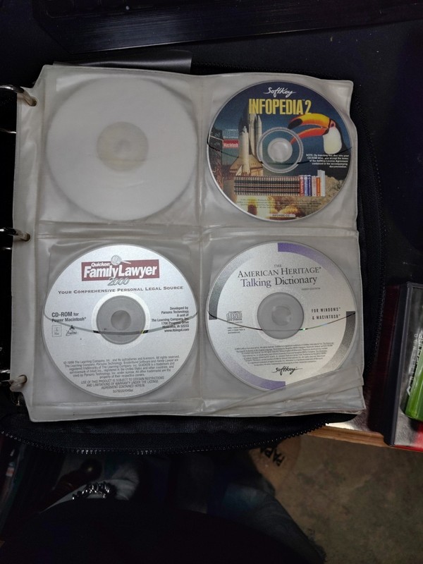 Vintage Apple Macintosh And Microsoft Large CD-Rom Software 90 Discs Lot gallery