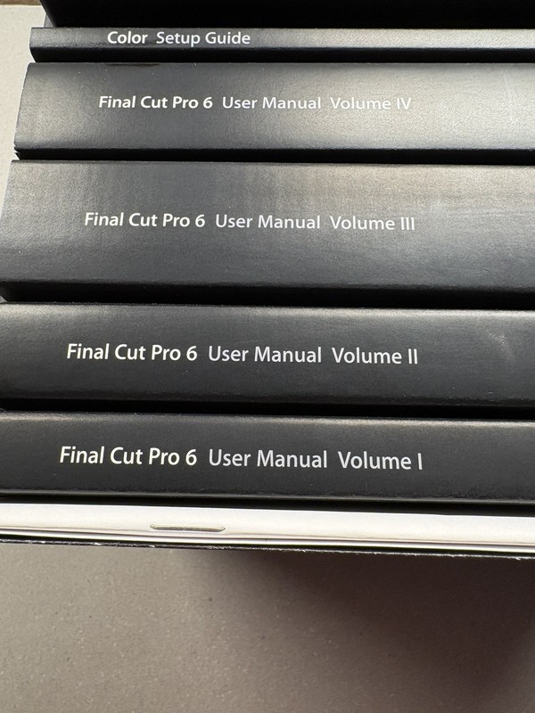 Apple Final Cut Studio 2 Video Editing Software Mac Complete Box Set W/ Manuals gallery