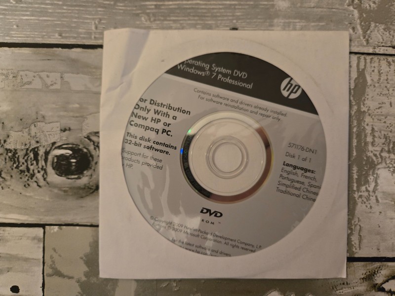 NEW HP Compaq Windows 7 Professional Operating System DVD~32-Bit~Recovery