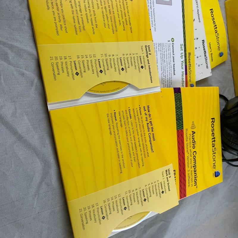 ROSETTA STONE LEVELS 1-2 FRANCAIS / FRENCH 5 CD & USB HEADPHONES BOX SET USED gallery