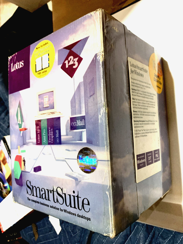 Lotus SmartSuite for Windows 3.0 and 3.1 version Disk's Vintage Software w/Box gallery