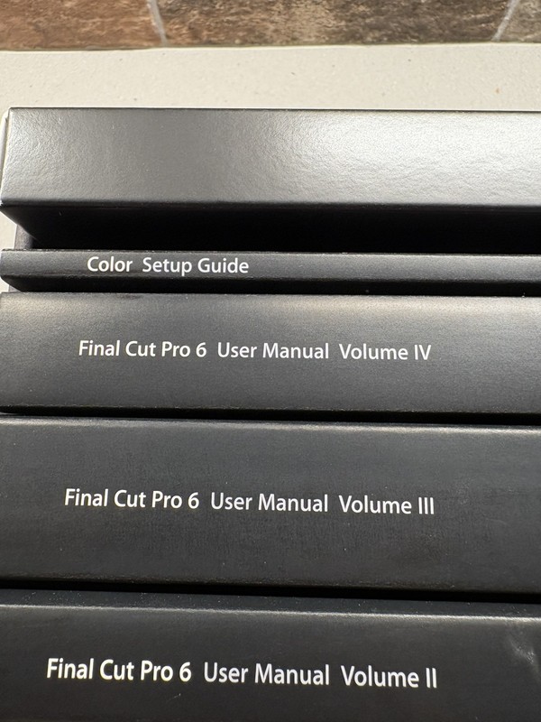 Apple Final Cut Studio 2 Video Editing Software Mac Complete Box Set W/ Manuals gallery