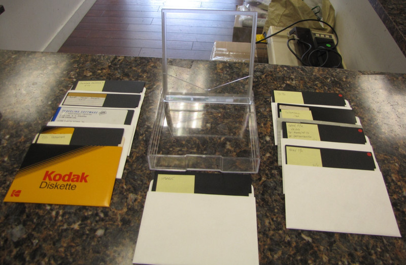 Lot of (9) Vintage Software – Calendar Creator/Lap Link 5.25″ Disks W/Box – MG47