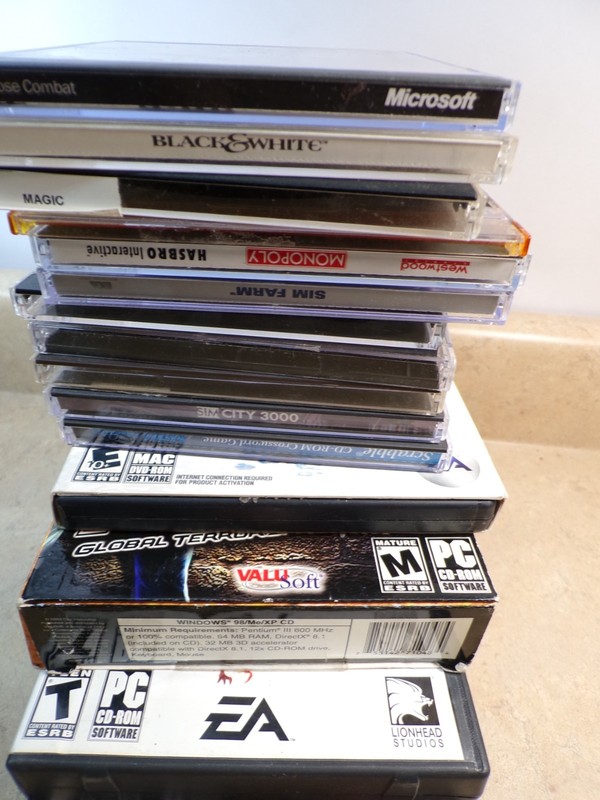 Lot of various software for PC City of Villains Spore Codename Nina SimCity