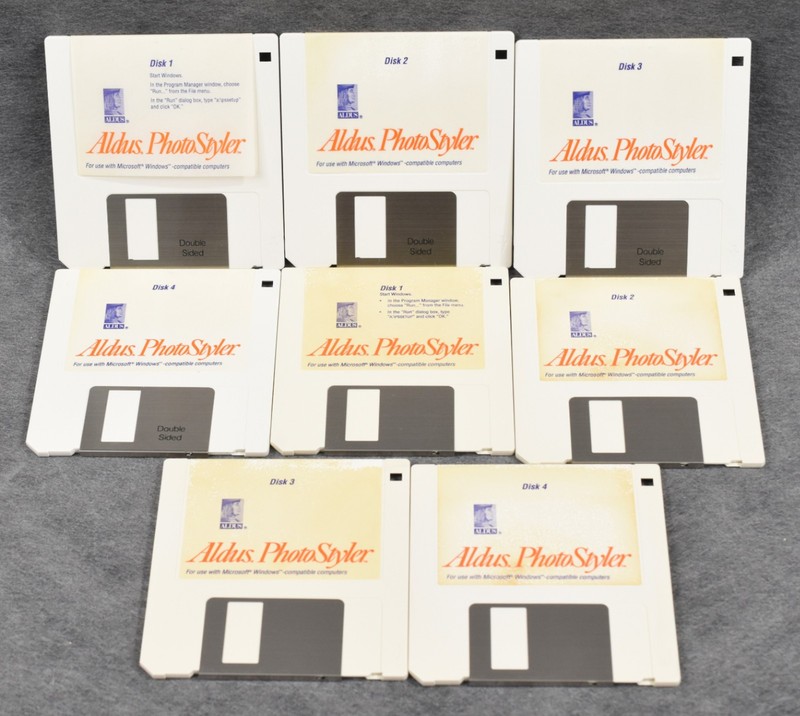 Lot of 31 Vintage Floppy Disks: Photoshop 2.5, PhotoStyler, FrameMaker, Painter gallery