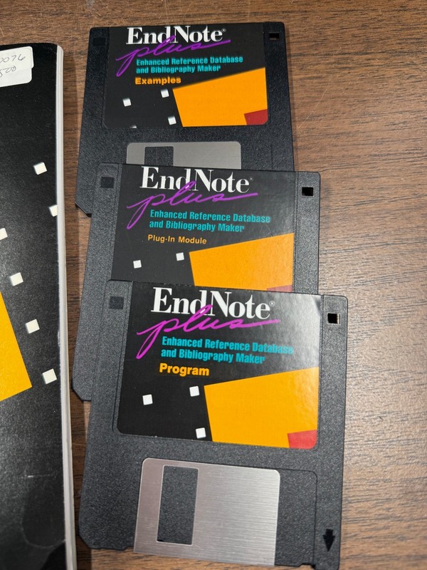 Vintage Macintosh software : ENDNOTE with manuals 3-1/2 disks gallery