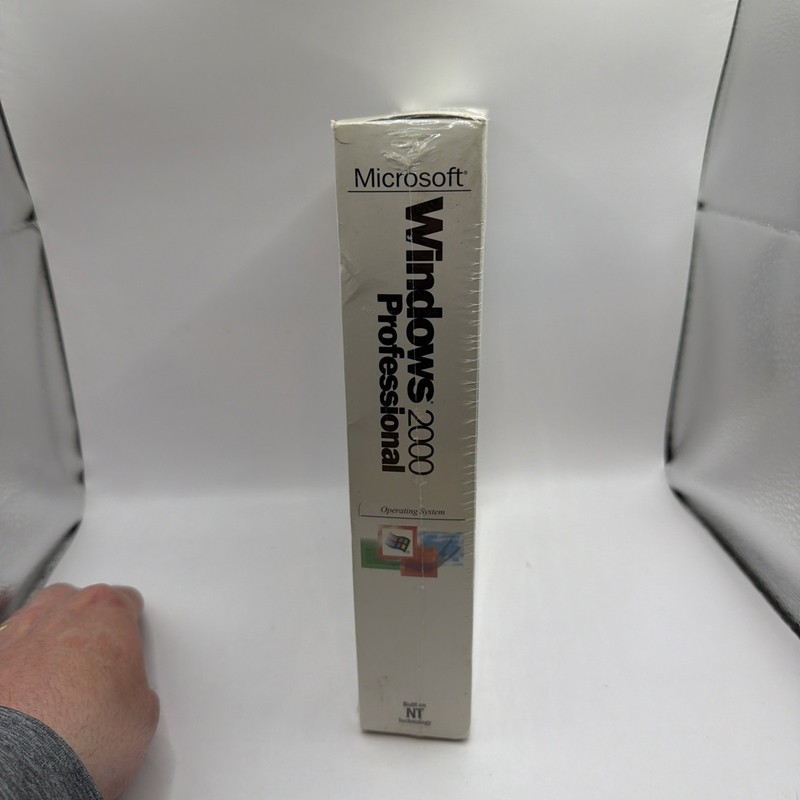 Microsoft Windows 2000 Professional Retail Box Circuit City CD Disc + NEW Floppy gallery