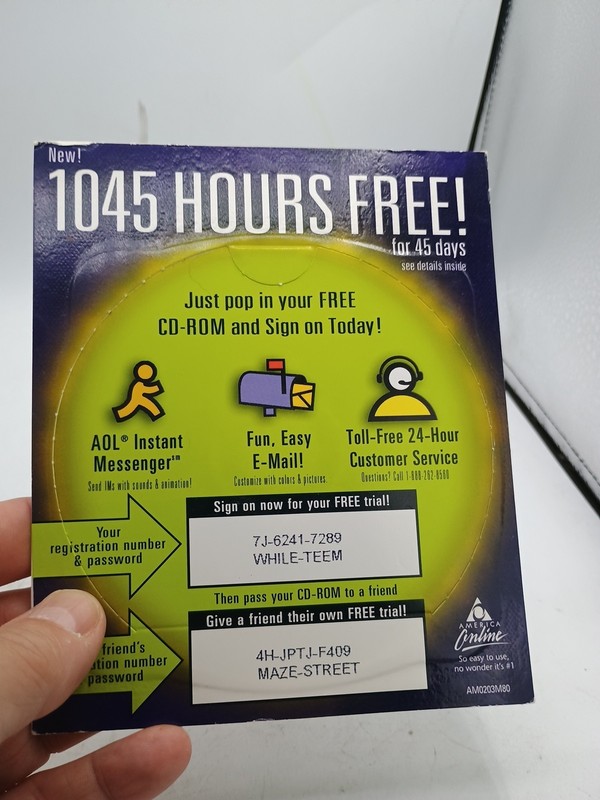 AOL 8.0 Plus CD Black Purple Gold 1025 Hrs Free Computer Software Factory Sealed gallery