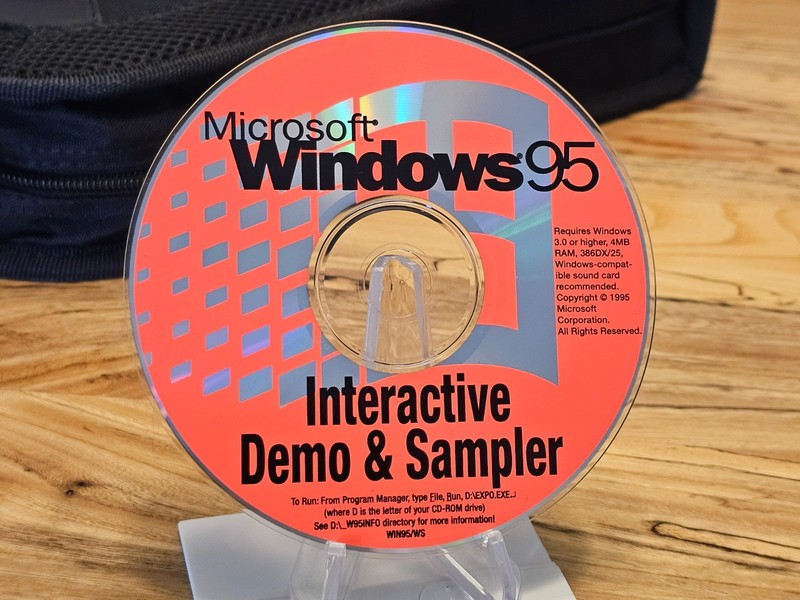 ULTRA RARE: Microsoft Windows 95 Interactive Demo and Sampler (Variant 5)
