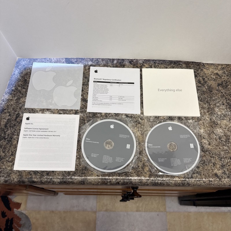 Apple iMac OS x 10.6.2 Everything Else Install Disc Install Discs & Manual