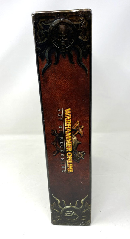 Warhammer Online Collector Ed. w/Big Box, Art Book, War Book & Game Discs w/Case gallery