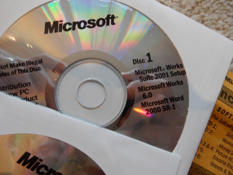 MICROSOFT WORKS SUITE 2001 Word, ClipArt, Money, Encarta. 6 CDs Set gallery