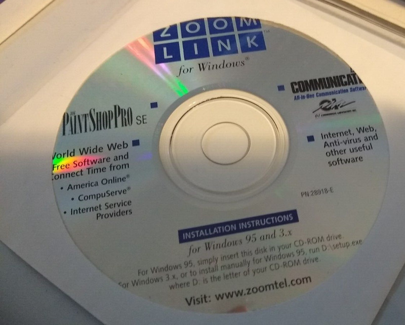 Zoom Link – Paint Shop Pro SE, LITE Communicate, Anti Virus CD Rom Win 95 & 3.x