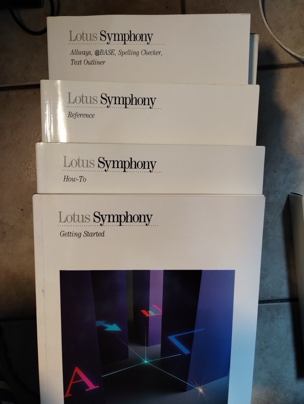LOTUS SYMPHONY - English - Floppy 5 1/4 - DOS gallery