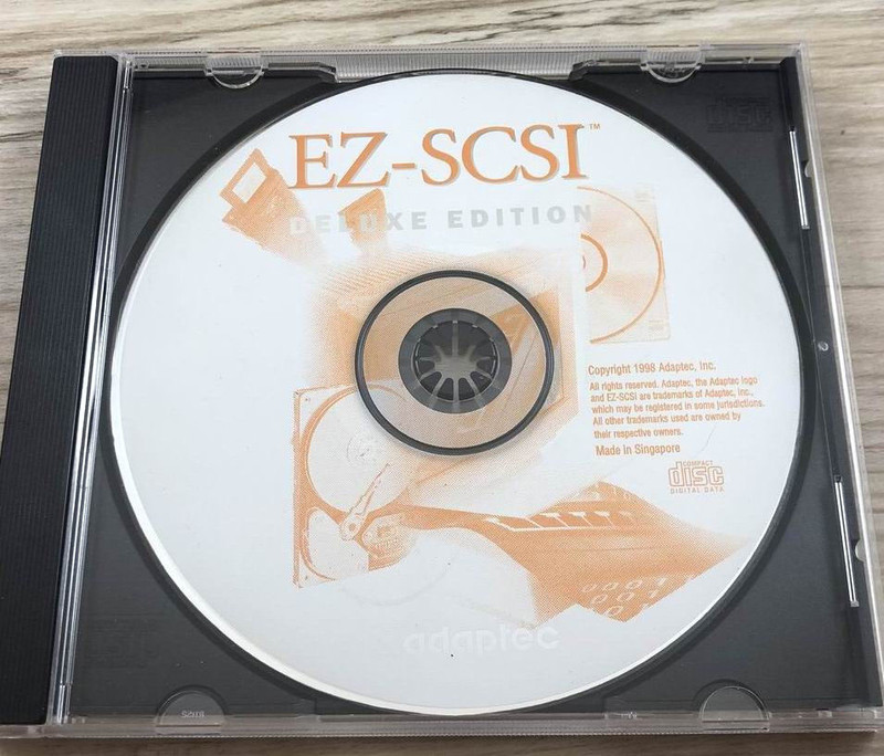 ADAPTEC EZ-SCSI Deluxe Edition Version 5.0 ( CD-ROM )